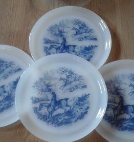 Service d’assiettes vintage motif Chasse à Courre
