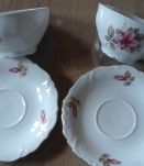 Tasses et soucoupes petit déjeuner