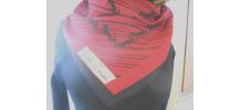 FOULARD PIERRE CARDIN NEUF 66 CM SOIE BORDEAUX ROUGE
