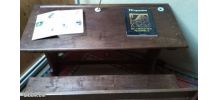 Ancien bureau d"écolier
