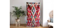 Tapis boucherouite berbère tissé main au Maroc