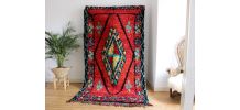 Grand tapis boucherouite berbère tissé main au Maroc