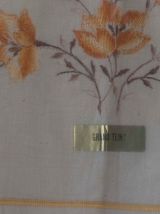 Parure de draps brodés anciens toile du nord 