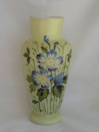 Vase opaline