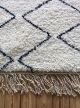 Tapis beni ouarain berbere tissé main au Maroc