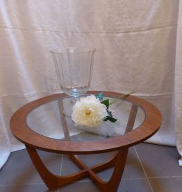 Table basse en teck vintage dessus verre clair