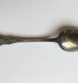 Cuillère à soupe ancienne en étain