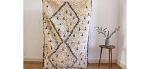 Tapis beni ouarain marmoucha tissé main au Maroc
