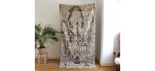 Tapis azilal berbere tissé main au Maroc