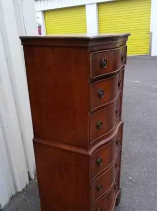 chiffonnier