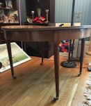 Table avec rallonge, style Louis XVI