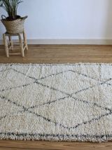 Tapis beni ouarain marmoucha tissé main au Maroc