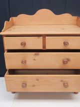  Commode en pin anglaise