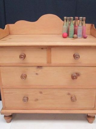  Commode en pin anglaise