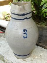 Pichet poterie numerotée ancien