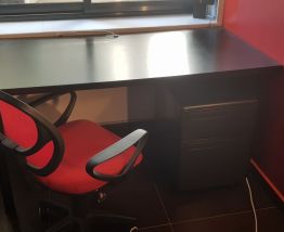 2 Bureaux  + 2 Caissons + 2 Chaises