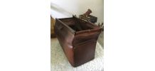Sac de médecin en cuir vintage