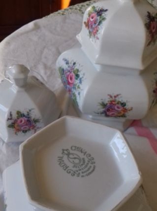  DEUX VASE SPORCELAINE DE BAVIERE