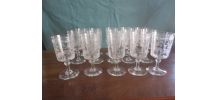 6 verres à pied en cristal ciselé et monogrammé