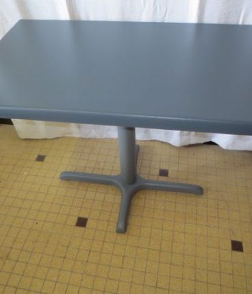 ancienne table de bistrot