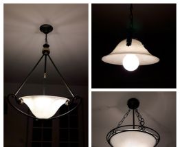 Lot de 2 luminaires  en pâte de verre et bronze. 