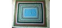 dessus  lit , plaid  , crochet  Ancien vintage
