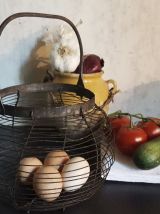 Ancien panier à oeuf en métal