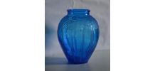 Vase en verre bleu décor fleur dépoli Art Déco
