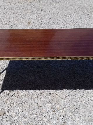 Table basse en bois vernis