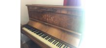 Piano droit avec marqueterie fleurie