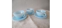 tasses bleu lagon avec soucoupes