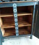 Commode pin 