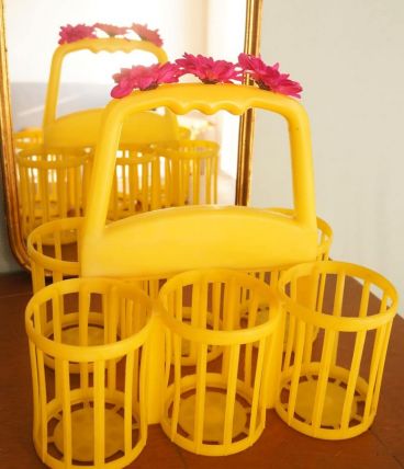 Porte bouteille plastique jaune 