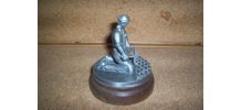 STATUETTE ETAIN SUR SOCLE LE CANTONIER 