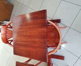 table ronde ou carré avec 2 chaises style bistro année 50