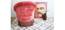 Fauteuil crapaud en velours bordeaux années 60