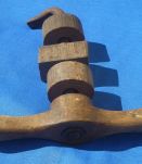 ancienne pièce bois et metal ,  de pressoir