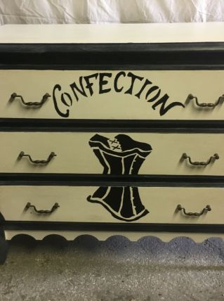 COMMODE