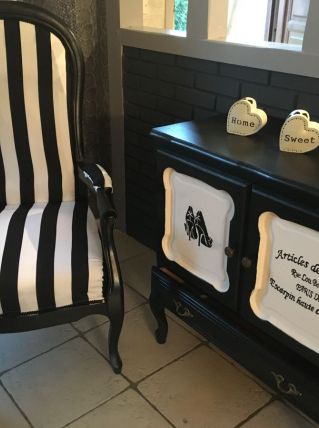 COMMODE 