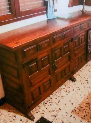BUFFET EN BOIS MASSIF VERNI