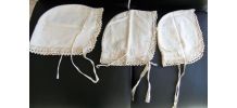 Lot 3 Bonnets enfant vintage en broderie dentelée