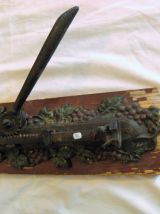 Ouvre bouteille ancien à crémaillère en fer forgé