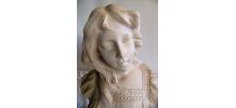 Buste sculpté en marbre blanc signé FG M575