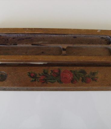 Ancien plumier bois motifs roses années 40/60