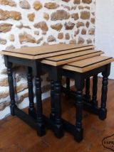 Tables gigognes