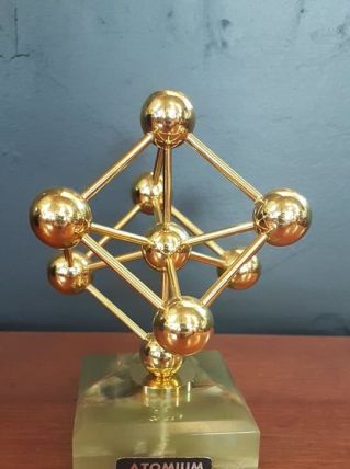 Atomium sur socle