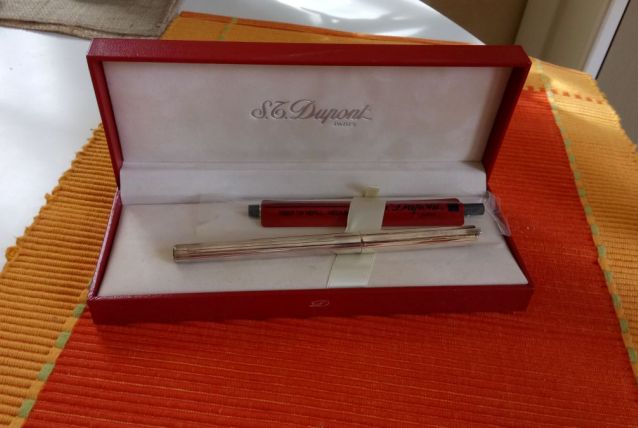 Stylo argent pointe fine