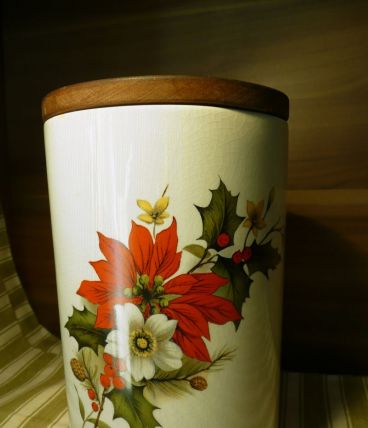 Pot émaillé blanc /fleurs de Noël Royal Ramsey
