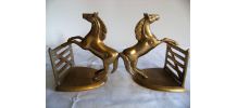 Presse papier livre en bronze/régule doré cheval