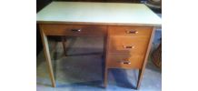 Joli petit bureau enfant années 50-60